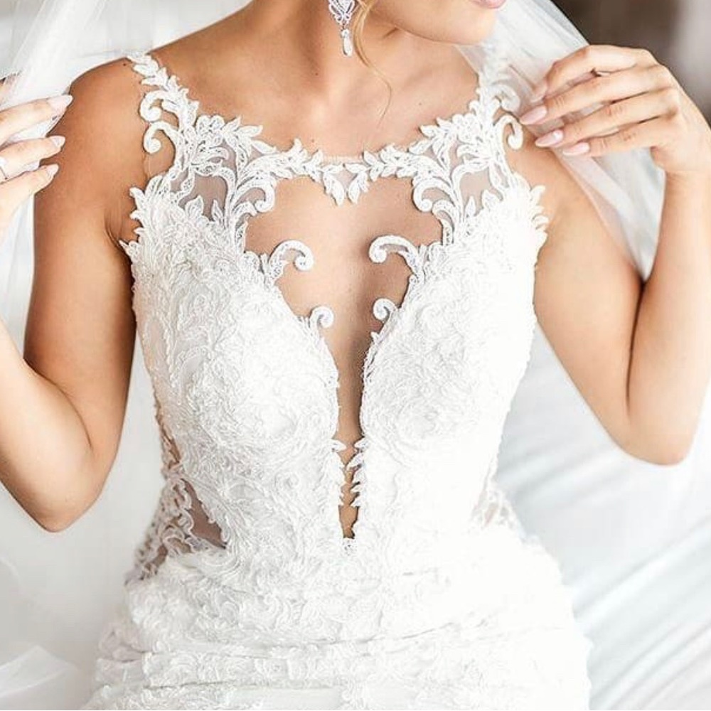 Essense of Australia Wedding Dress